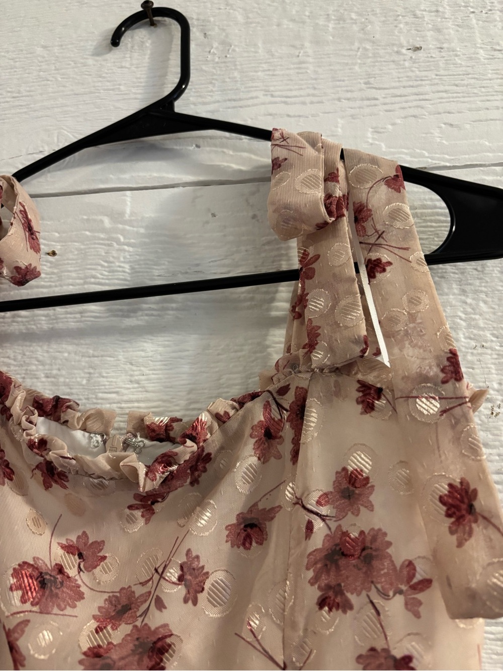 NEW LULUS TAUPE FLORAL TIERED MIDI DRESS - Picture 7 of 8